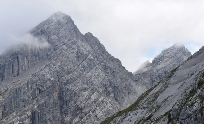 Чешский турист погиб в немецких Альпах. Его коллега отделался тяжелыми травмами