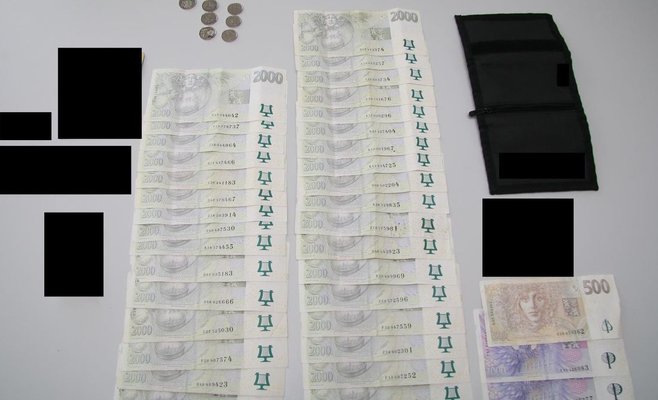 В Чешском Крумлове нашли бумажник с 70 000. Владелец быстро потерял его снова