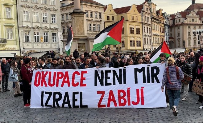Сторонники Палестины прошли маршем по центру Праги