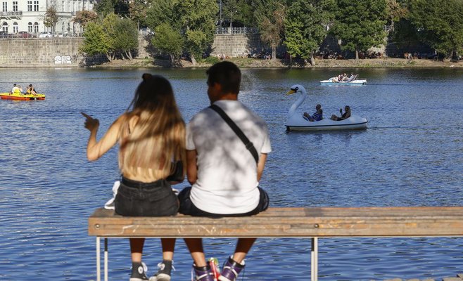 В Чехии установлено 30 температурных рекордов, было более 24 градусов