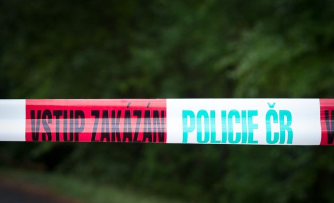 Я нашел свою девушку мертвой у себя дома, - рассказал мужчина полицейским. Он был арестован