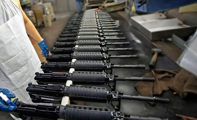 Производители оружия заработали миллиарды на войне в Украине