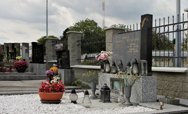 Большинство усопших похоронены в Остраве анонимно