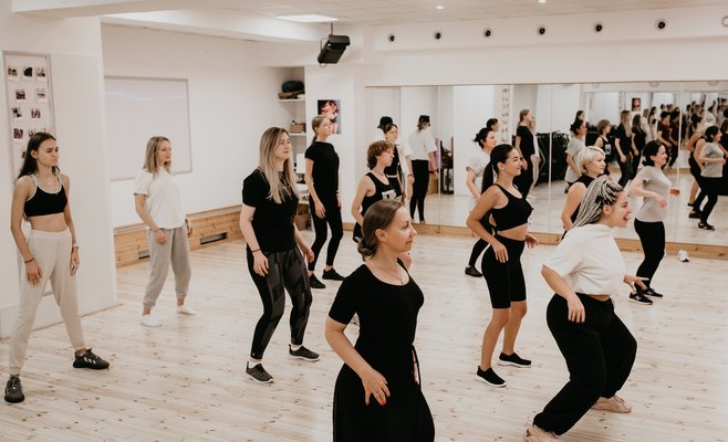 11 ноября в Праге пройдет бесплатный день танцев в школе SkyDance