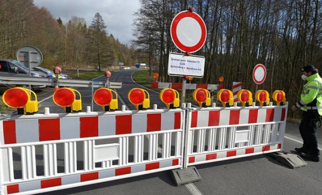 Германия сократит поддержку ищущих убежища и сохранит пограничный контроль