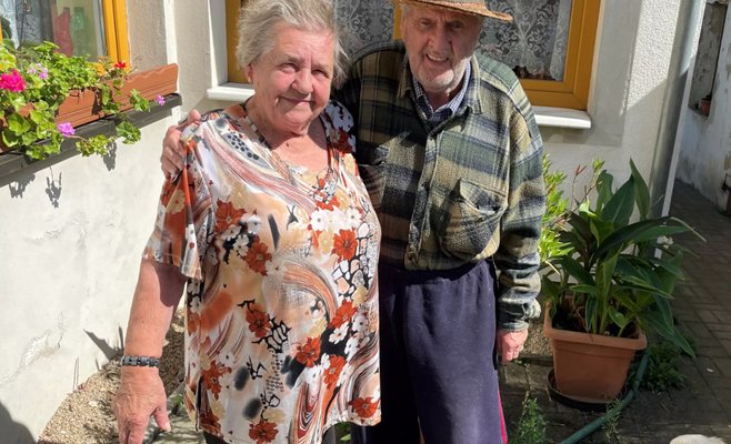 Пенсионеры вынуждены съехать из дома, которого их лишила дочь-должница