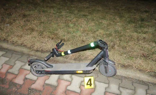 В Бенешовском крае в канаве рядом с электросамокатом лежал труп мужчины