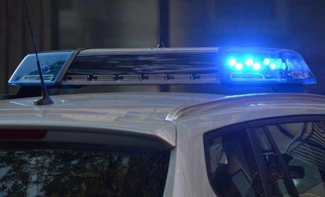 Полиция обнаружила мужчину с ножевым ранением в одном из домов Праги