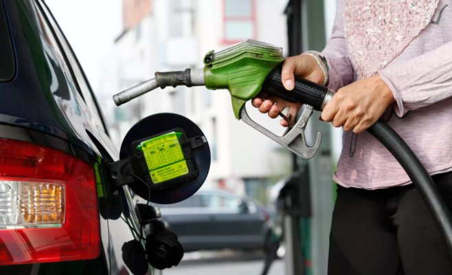 Автозаправки перейдут на бензин Е10. Но это не для старых автомобилей и мотоциклов.