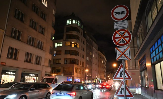 Прага отменила запрет на въезд в Старый город в ночное время