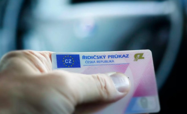 Чиновники мэрии душат украинку из-за водительских прав