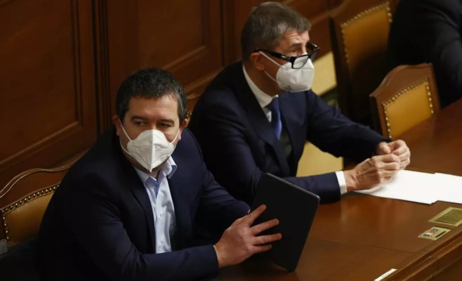 Миллиарды летели во все стороны. NKÚ описывает транжирство государства во время ковида