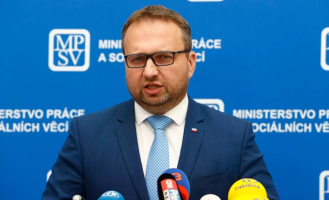 Минимальная зарплата вырастет на 1 600 чешских крон, говорит Юречка