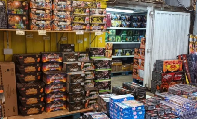 Сомнительное мясо, подделки и слишком много пиротехники. Инспекция закрыла магазин в районе SAPA