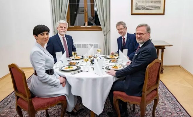 Доверие к правительству и президенту упало