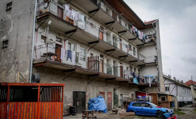 61 000 детей рискуют остаться без жилья или потерять его