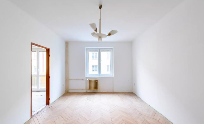 Купив квартиру, с него начали взыскивать с предыдущего владельца. Он заплатил, и это было ошибкой.