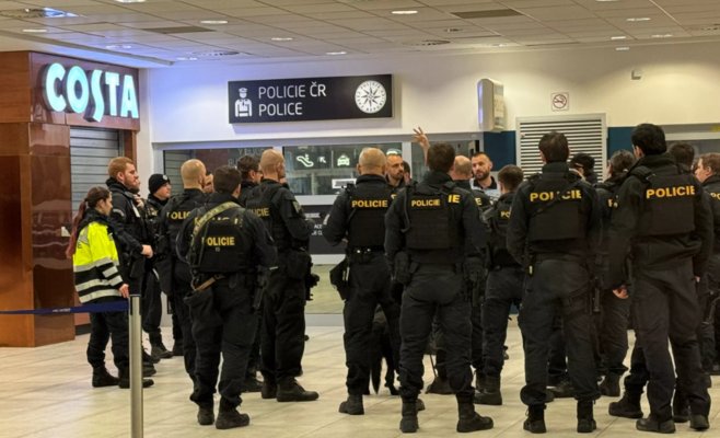 Англоговорящий аноним сообщил о бомбах в аэропорту Праги, взрывные устройства не обнаружены