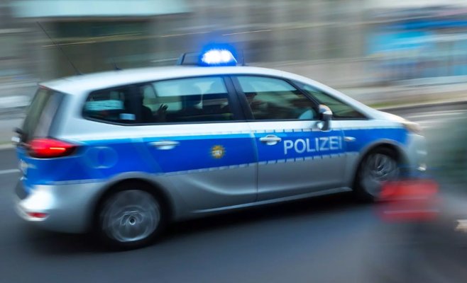 Немецкая полиция расследует террористическую угрозу и арестовала трех человек в Австрии