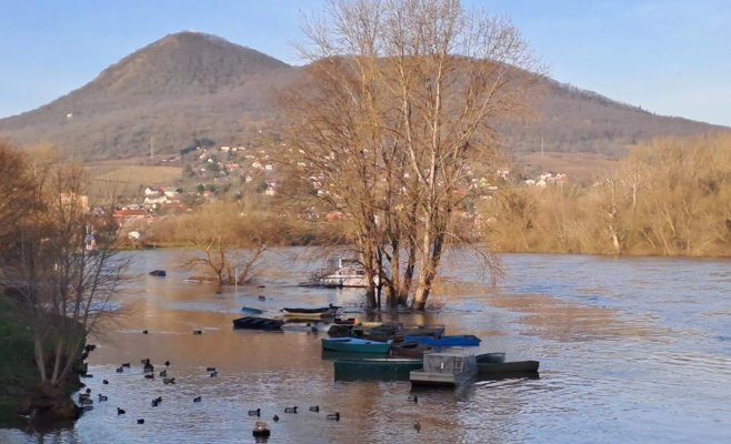 Эльба будет продолжать подниматься, в других местах ситуация успокаивается