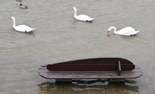 Пражские набережные останутся закрытыми