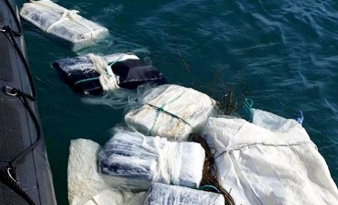 Море в Австралии вымывает пакеты с кокаином