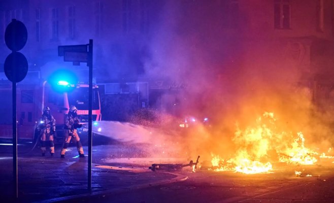 Полиция будет жесткой в новогоднюю ночь, обещает министр внутренних дел Германии