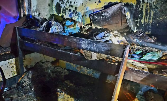 Три человека пострадали в результате пожара в многоквартирном доме в Ческе-Будеёвице