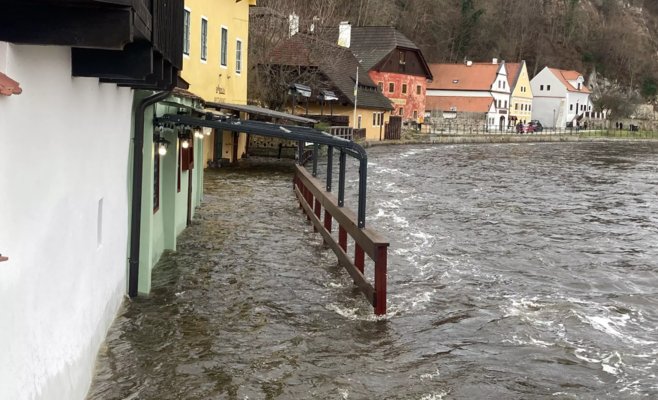 Влтава, Отава и Эльба. Проливные дожди повышают уровень воды в реках