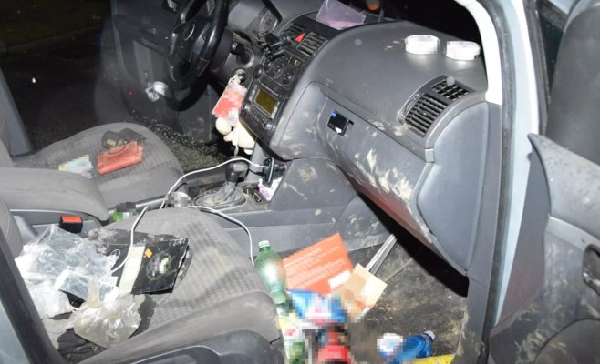 Два чеха были найдены без сознания в автомобиле в Словакии