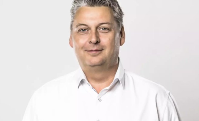 Дочь депутата Рихтера была ранена во время стрельбы в колледже. Он осудил полицию за вмешательство.