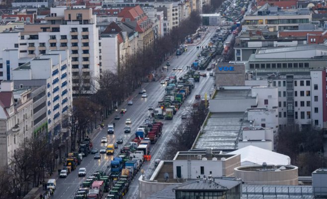 Пик фермерских протестов в Германии: Пять тысяч тракторов в Берлине