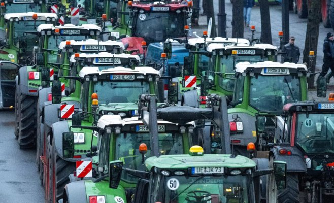 Пик фермерских протестов в Германии: Пять тысяч тракторов в Берлине