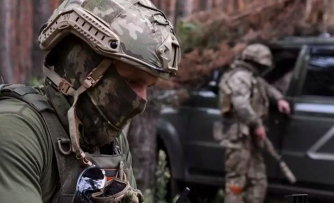 Тысячи людей ежедневно уходят в российскую армию. Они говорят, что им нужно кормить свои семьи.