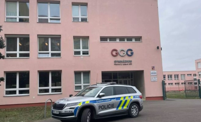 Ученица гимназии в Праге выпила дезинфицирующее средство в лимонаде из буфета и попала в больницу