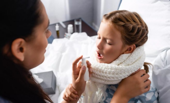 Число больных детей растет. Они страдают от высокой температуры и тошноты