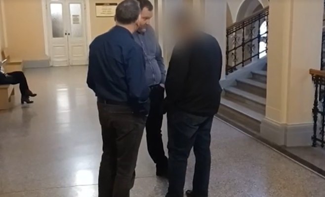 Еще один условный срок. Родственник должен был посидеть с несовершеннолетней девочкой, но он несколько раз надругался