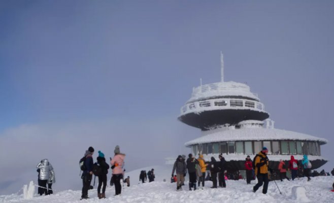 Сильный ветер в Крконошах, канатные дороги не работают