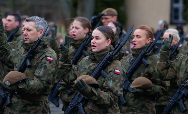Польская армия призвала четверть миллиона мужчин и женщин