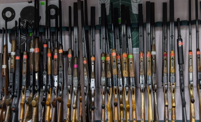 Юноша с заряженным пистолетом пришел на день открытых дверей педагогического факультета в Брно