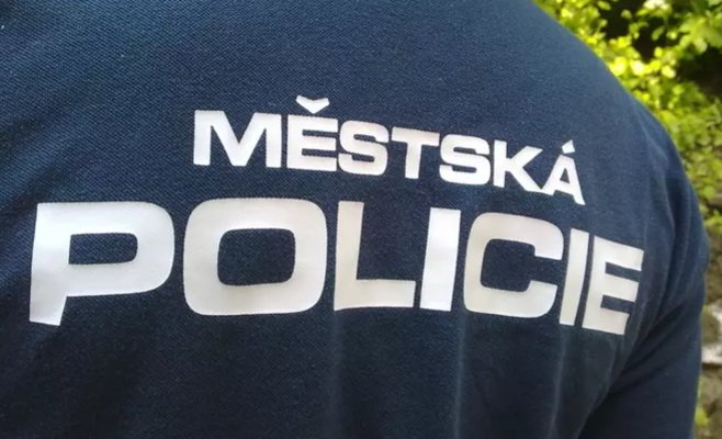 Мужчина грабил пациентов в больнице Брно, желая получить деньги на наркотики