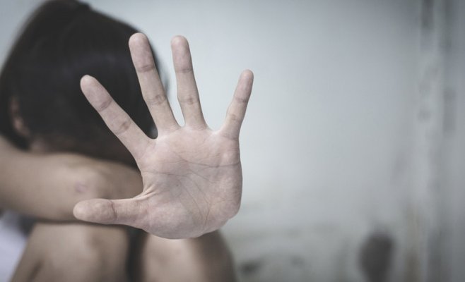 В Праге мужчина похитил женщину, которая ждала ребенка. Затем он изнасиловал ее