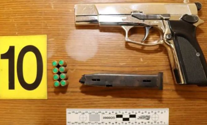 Мужчина на велосипеде в Оломоуце распространял наркотики, вооруженный газовым пистолетом