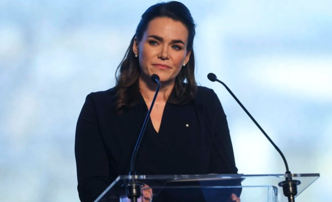 Защитник педофилов, позор тебе! Венгры вышли на улицы с требованием отставки президента