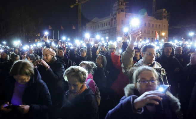 Защитник педофилов, позор тебе! Венгры вышли на улицы с требованием отставки президента