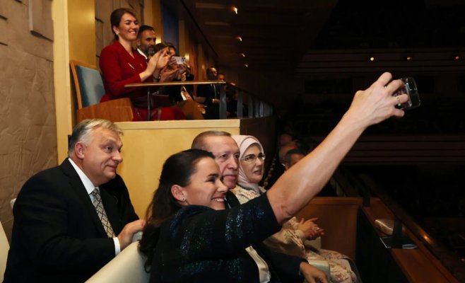 Венгерский президент уходит в отставку после скандала с помилованием