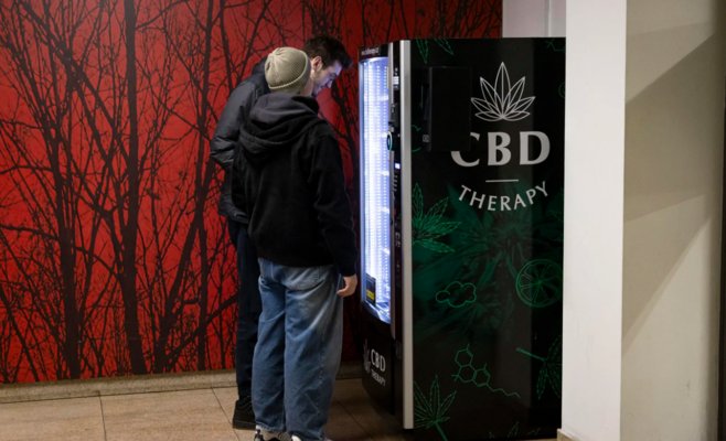 Это неразумно. Продавцы продуктов, содержащих HHC, угрожают правительству судебными исками в связи с предстоящим запретом