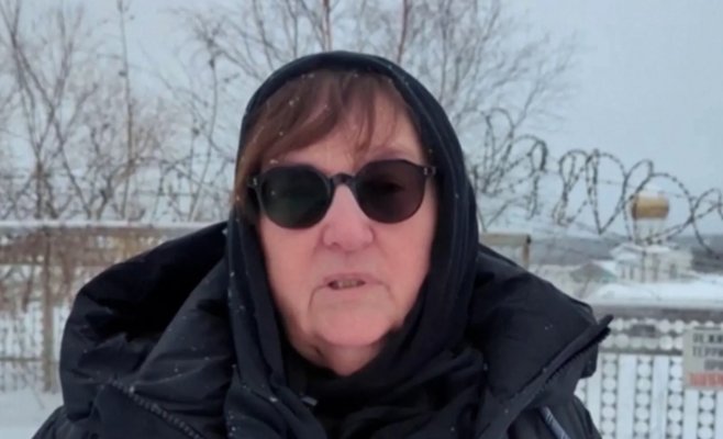 Похороните его тайком, иначе с телом что-нибудь случится. Российские власти показали останки Навального его матери