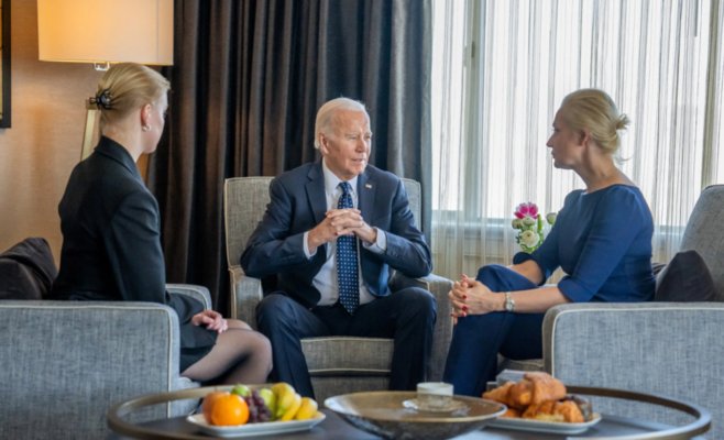 Байден встретился с женой и дочерью Алексея Навального