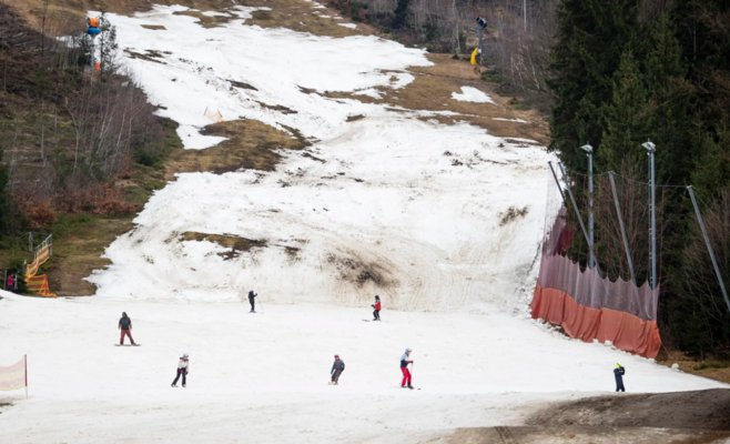Снег тает, но некоторые горнолыжные курорты держатся